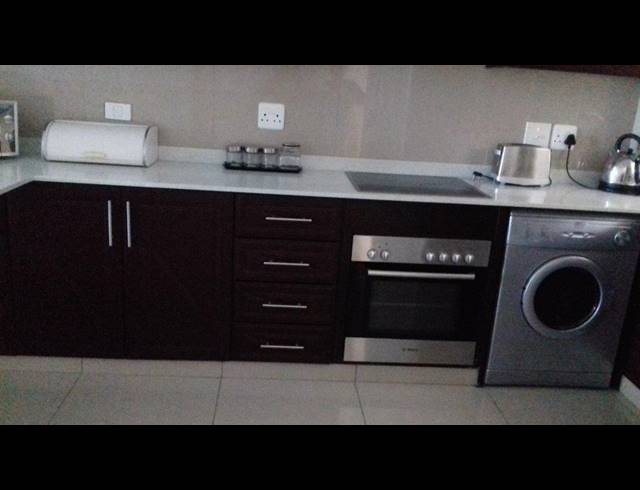 2 BEDROOM FLAT TO LET IN NEWSEL BEACH